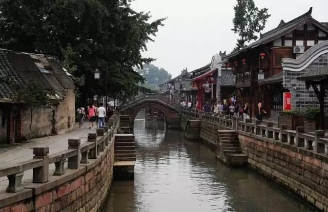 了解浙江一餐馆调料中被发现活蚂蟥,人若误食将会有何危害?餐饮业该如何监管?知识星球,尽享高质量内容